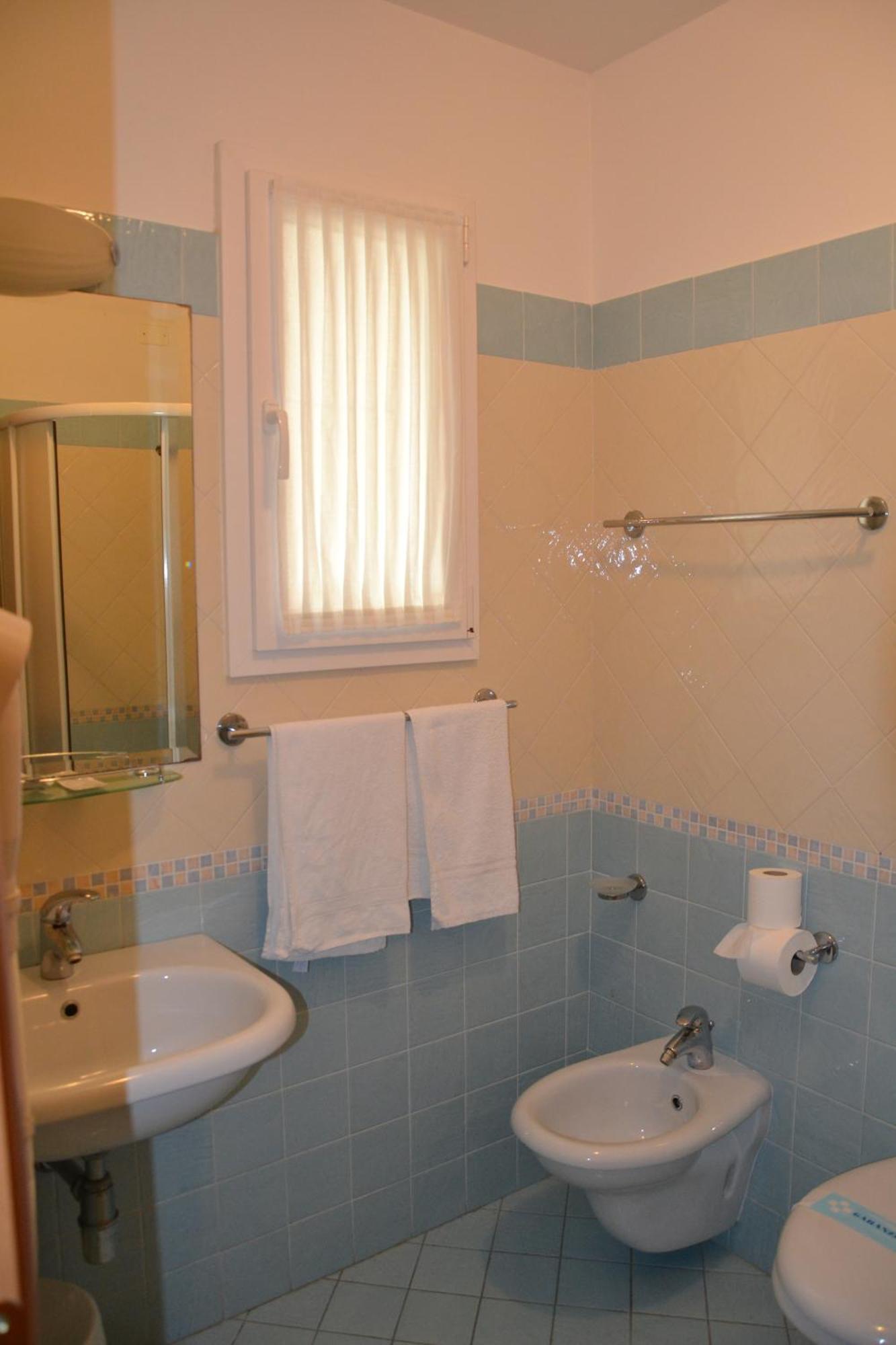 Hotel Ariston Misano Adriatico Phòng bức ảnh