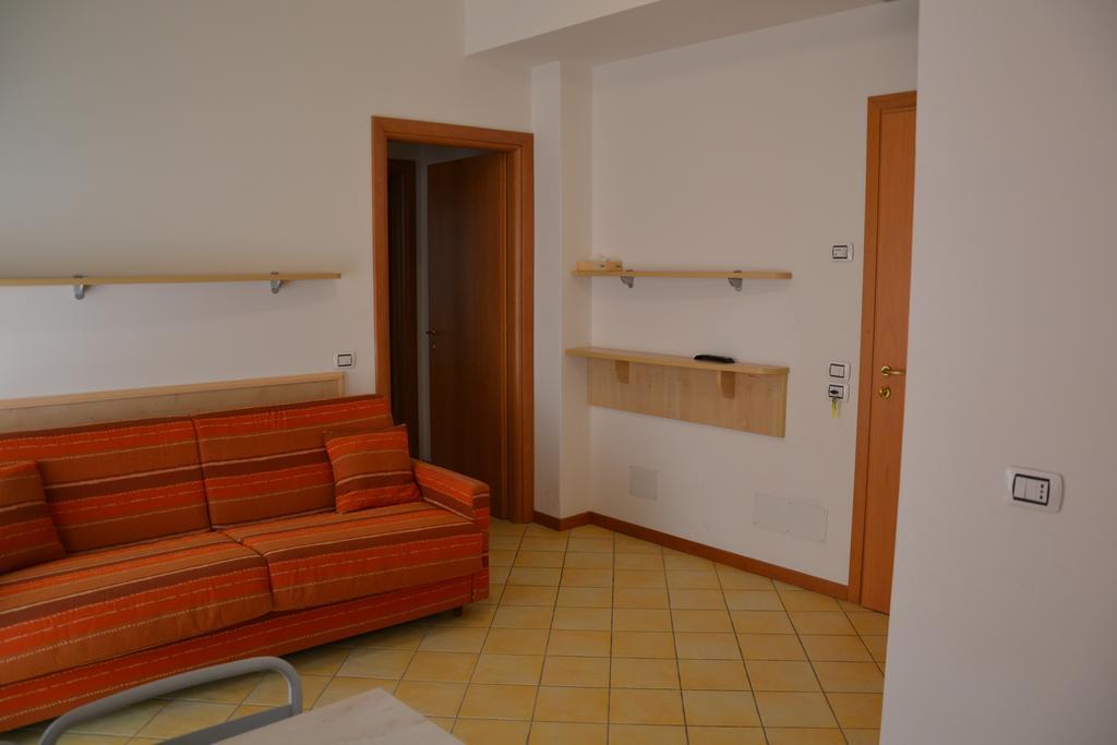 Hotel Ariston Misano Adriatico Ngoại thất bức ảnh