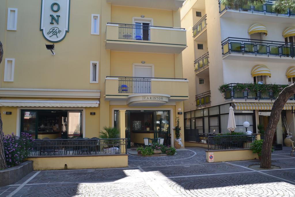 Hotel Ariston Misano Adriatico Ngoại thất bức ảnh